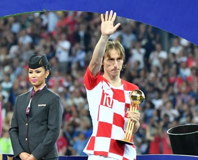 更刺眼的是 更刺眼的是